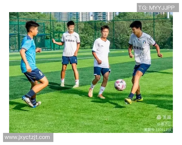 风驰电掣的绿茵场上他是球迷心中的偶像与传奇